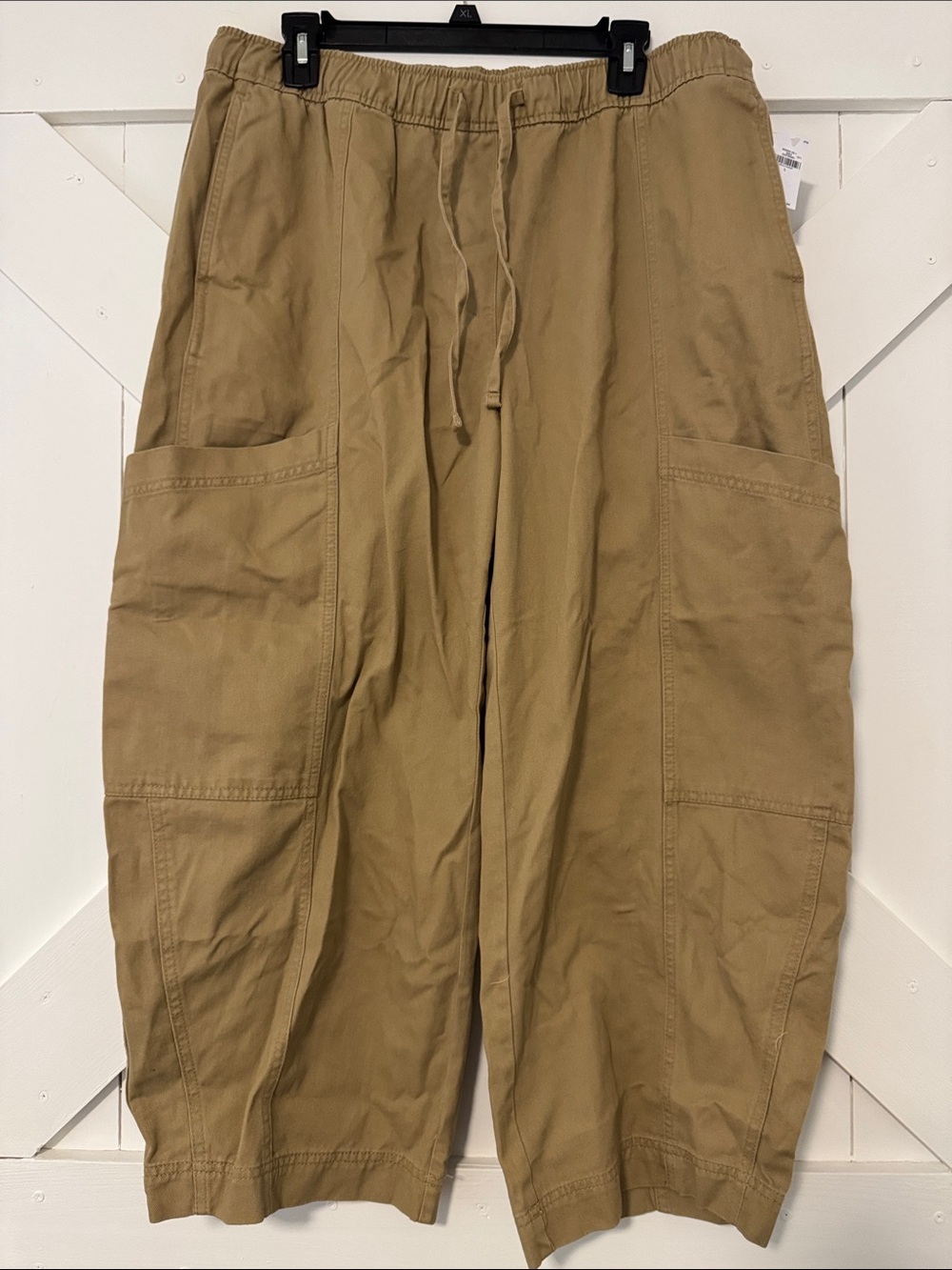 Old Navy Women's Barrel Leg Cargo Pants | Size L